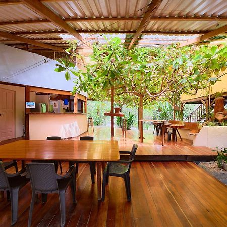 Cabinas Montesol Puerto Viejo de Talamanca Екстериор снимка
