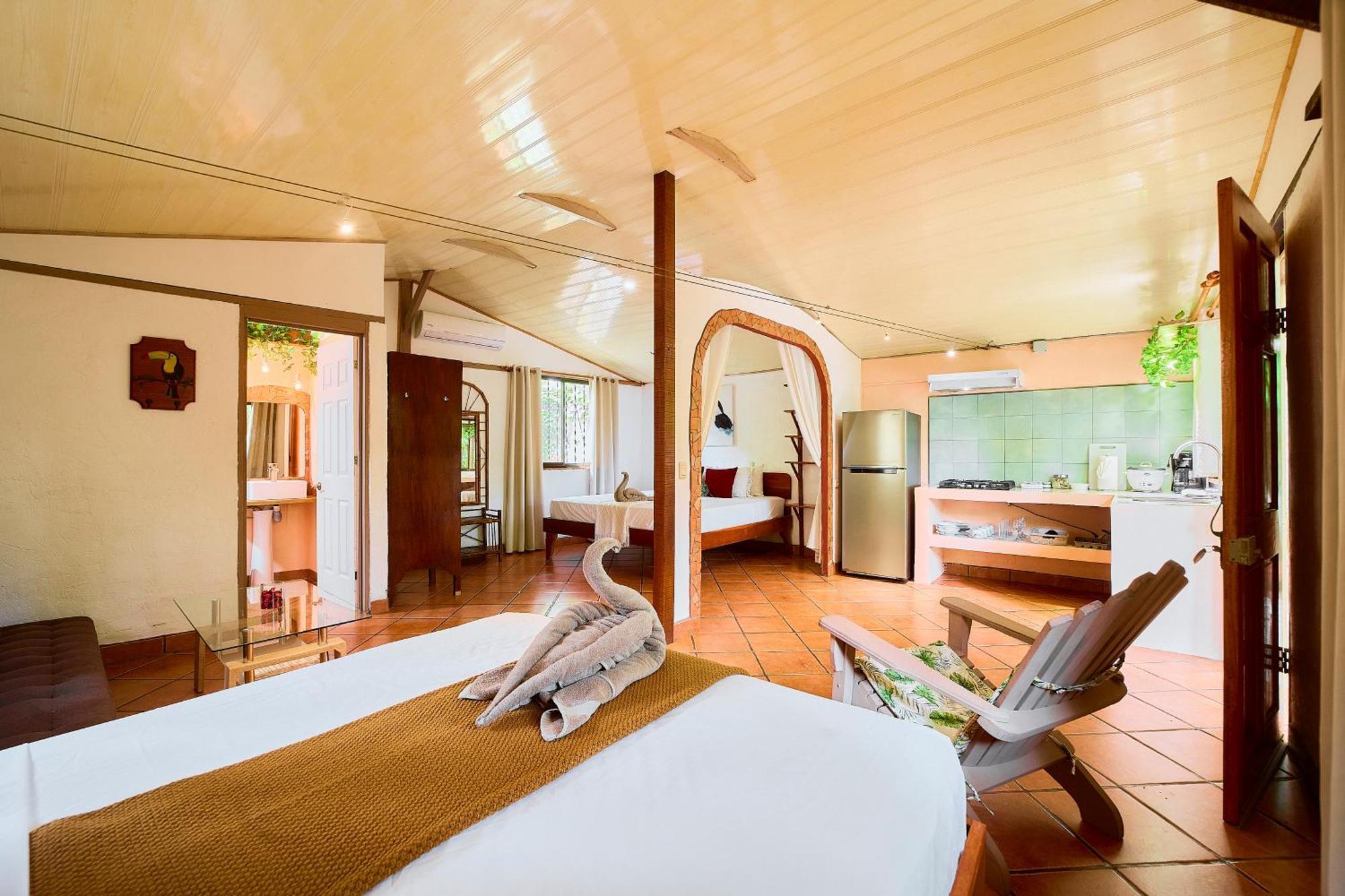 Cabinas Montesol Puerto Viejo de Talamanca Екстериор снимка