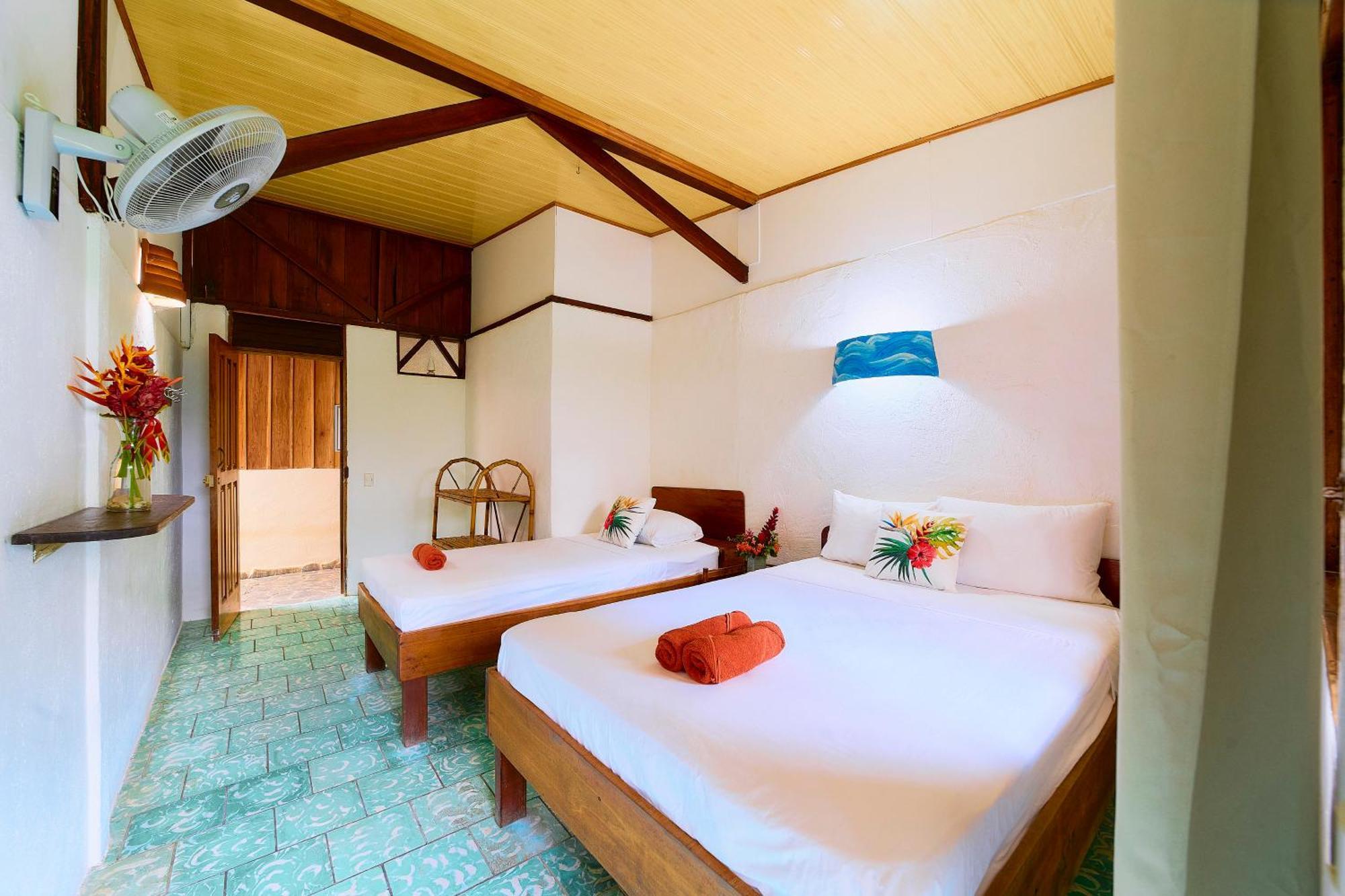 Cabinas Montesol Puerto Viejo de Talamanca Екстериор снимка