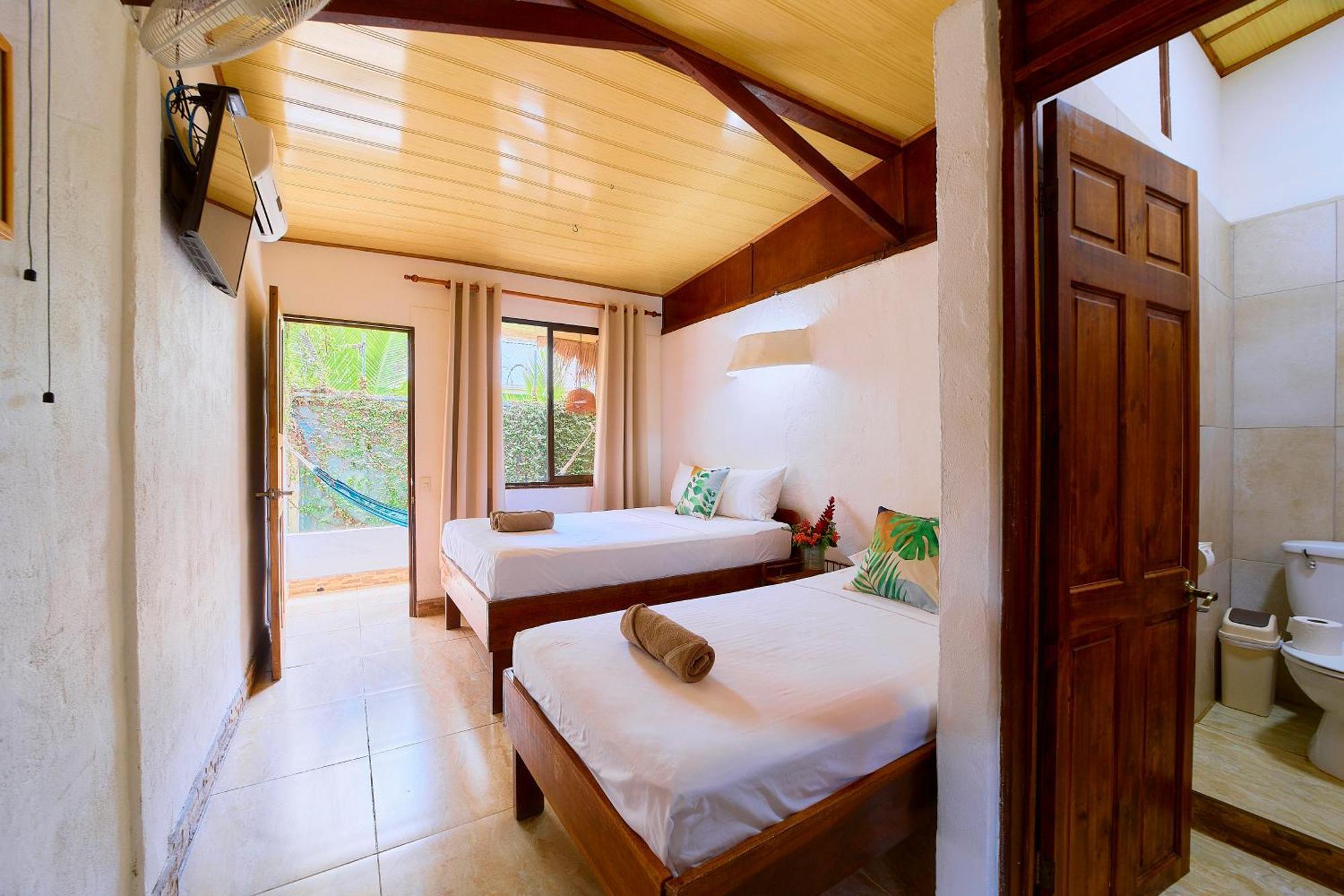 Cabinas Montesol Puerto Viejo de Talamanca Екстериор снимка
