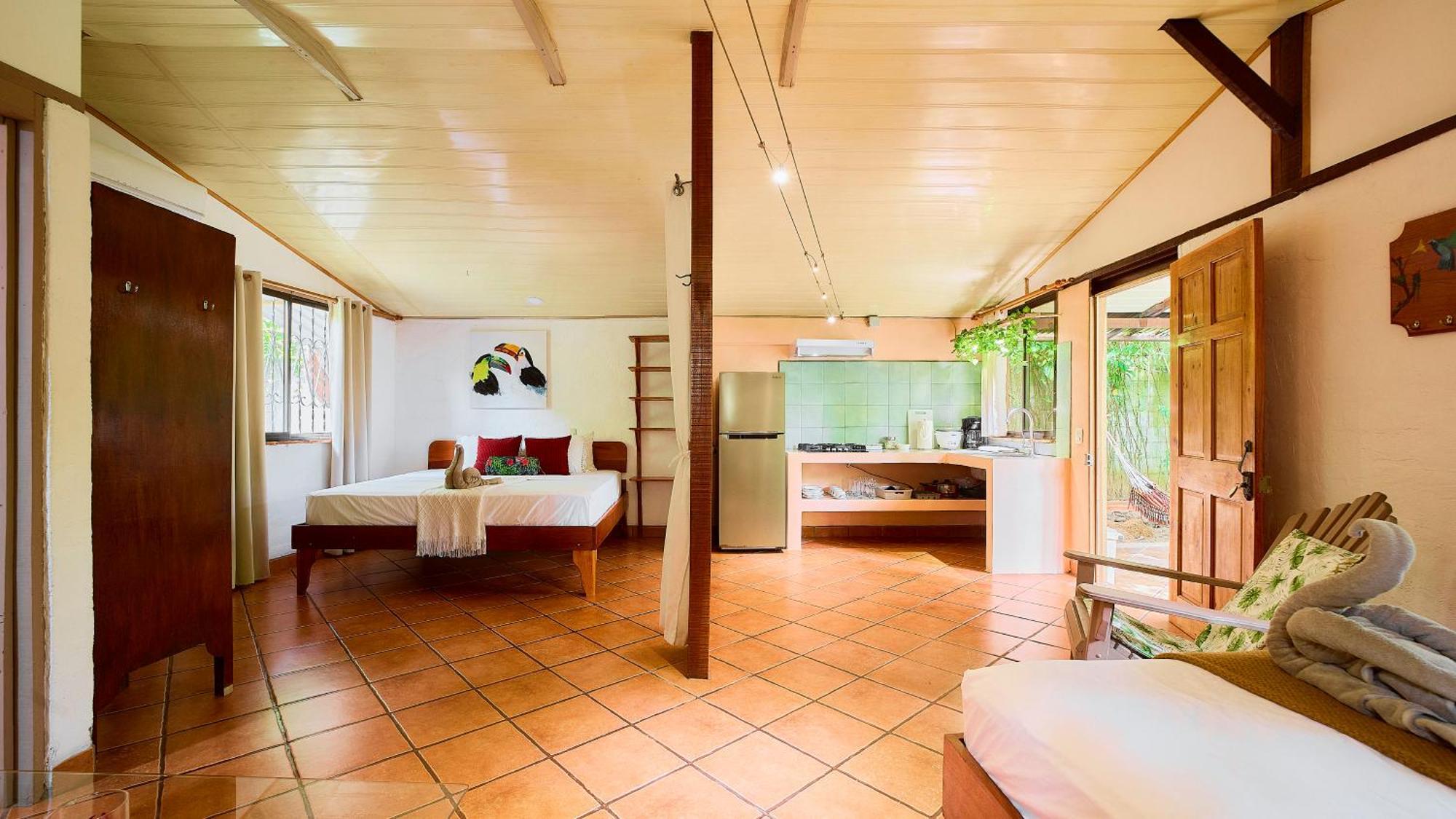 Cabinas Montesol Puerto Viejo de Talamanca Екстериор снимка