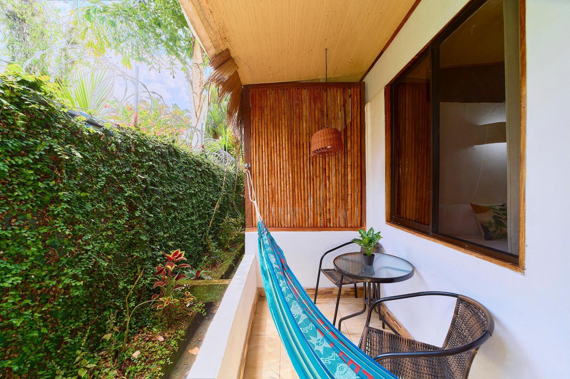 Cabinas Montesol Puerto Viejo de Talamanca Екстериор снимка