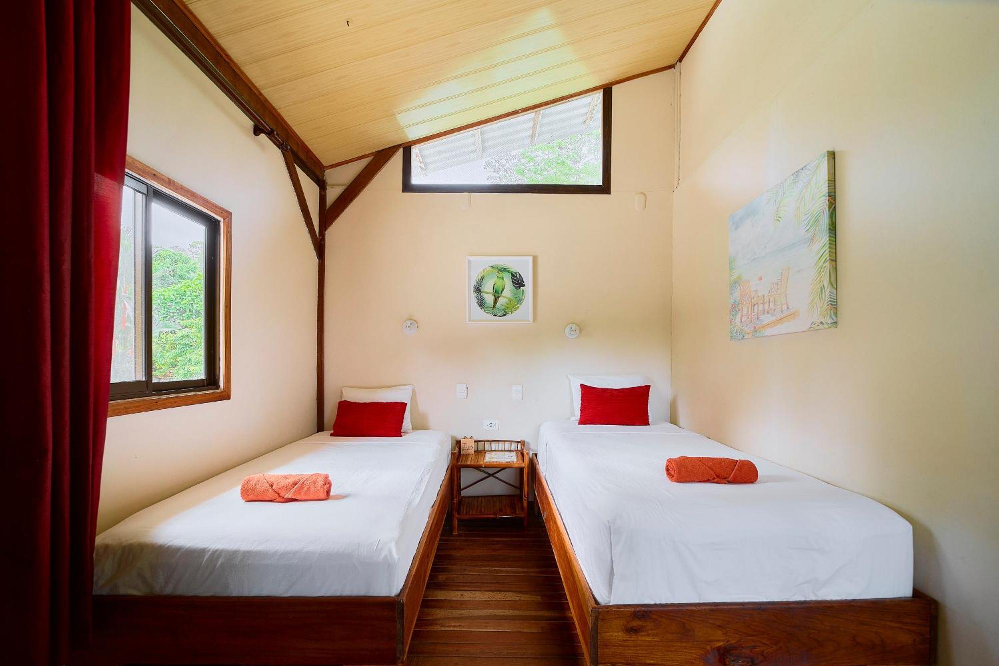 Cabinas Montesol Puerto Viejo de Talamanca Екстериор снимка