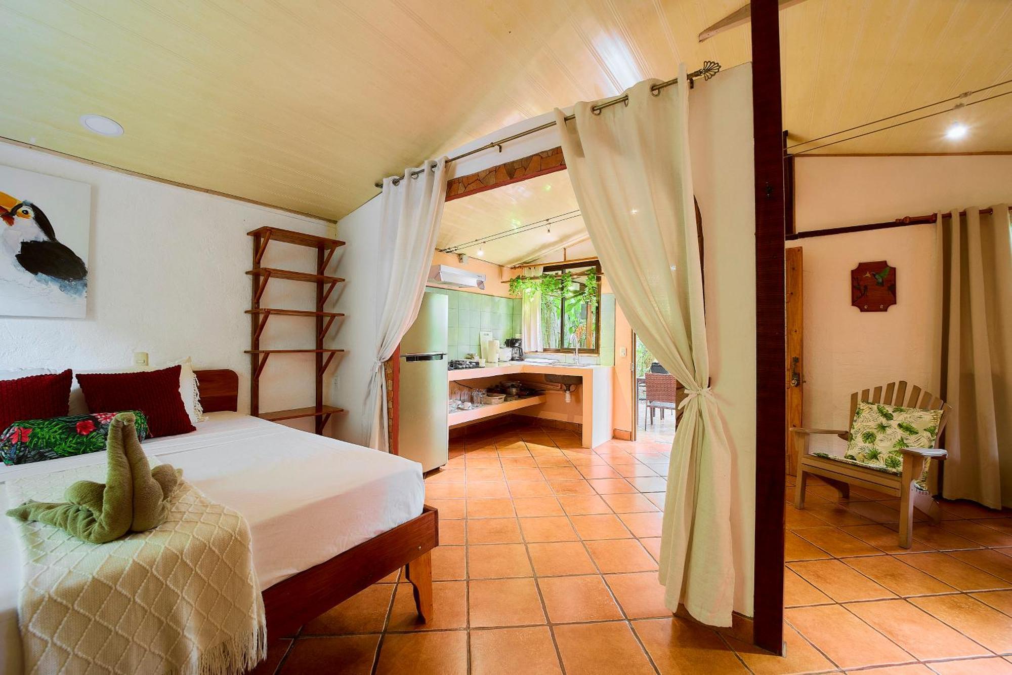 Cabinas Montesol Puerto Viejo de Talamanca Екстериор снимка