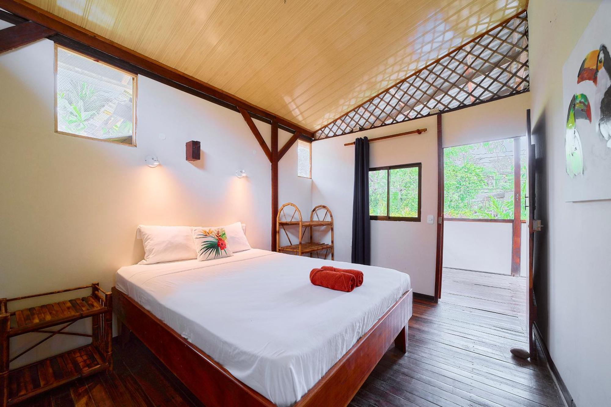 Cabinas Montesol Puerto Viejo de Talamanca Екстериор снимка