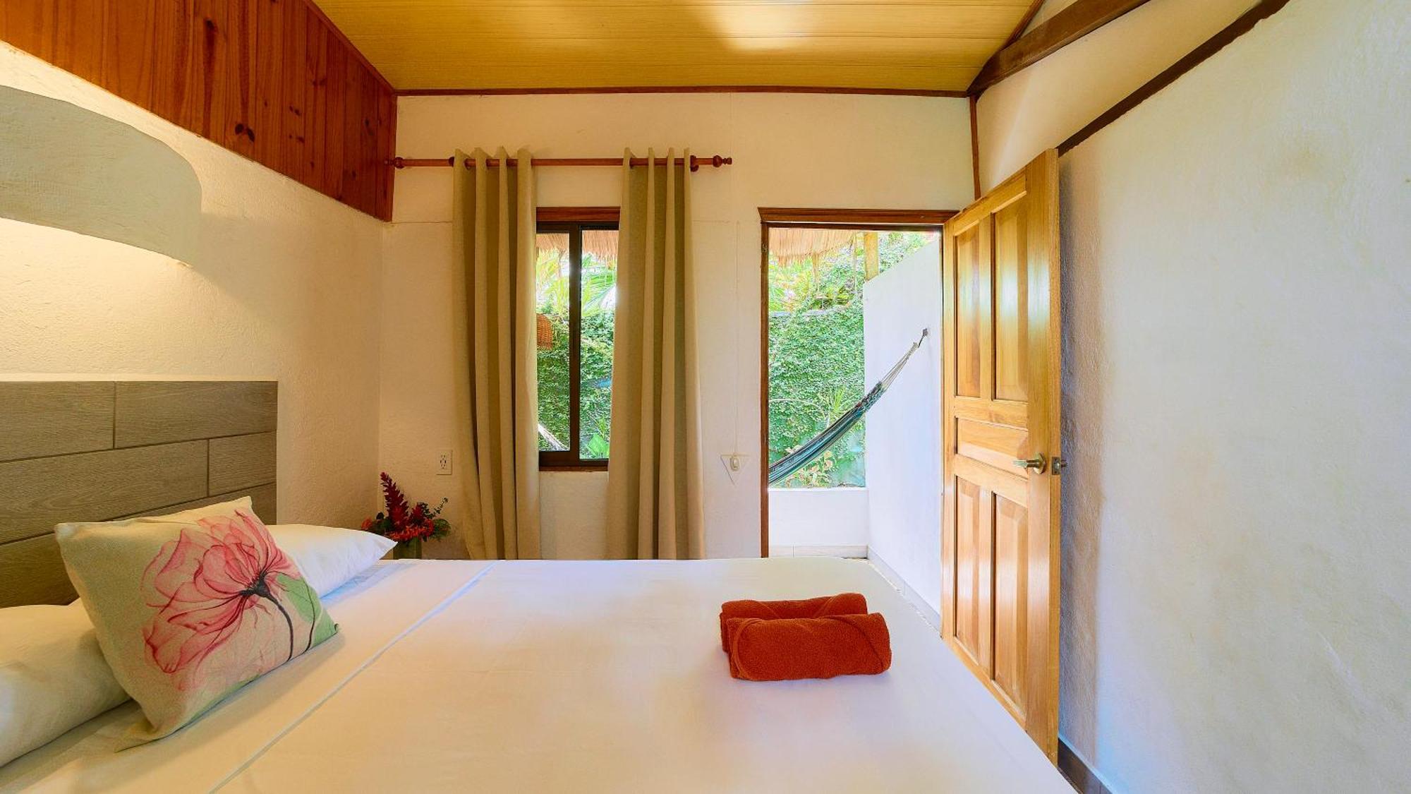 Cabinas Montesol Puerto Viejo de Talamanca Екстериор снимка
