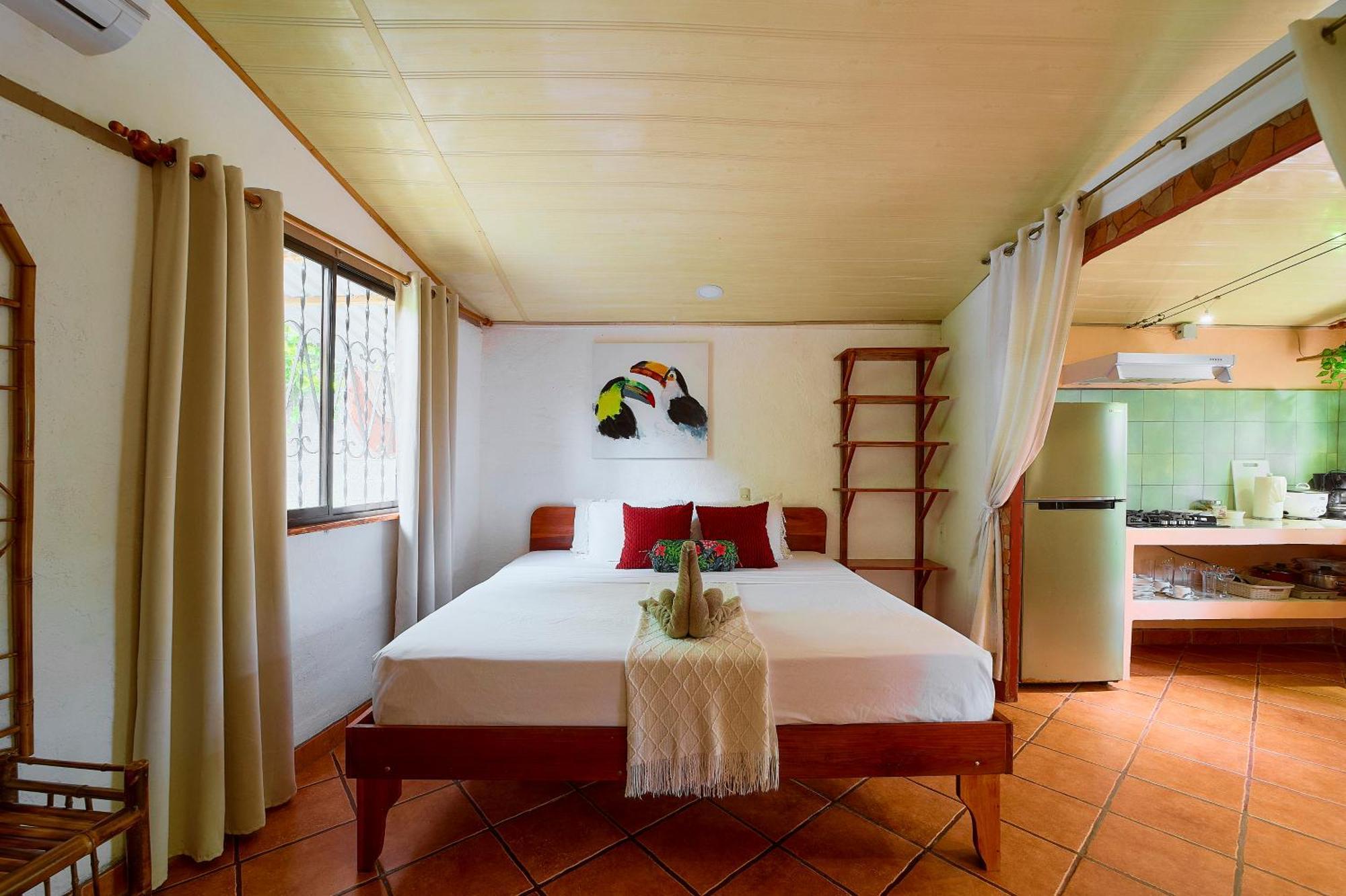 Cabinas Montesol Puerto Viejo de Talamanca Екстериор снимка