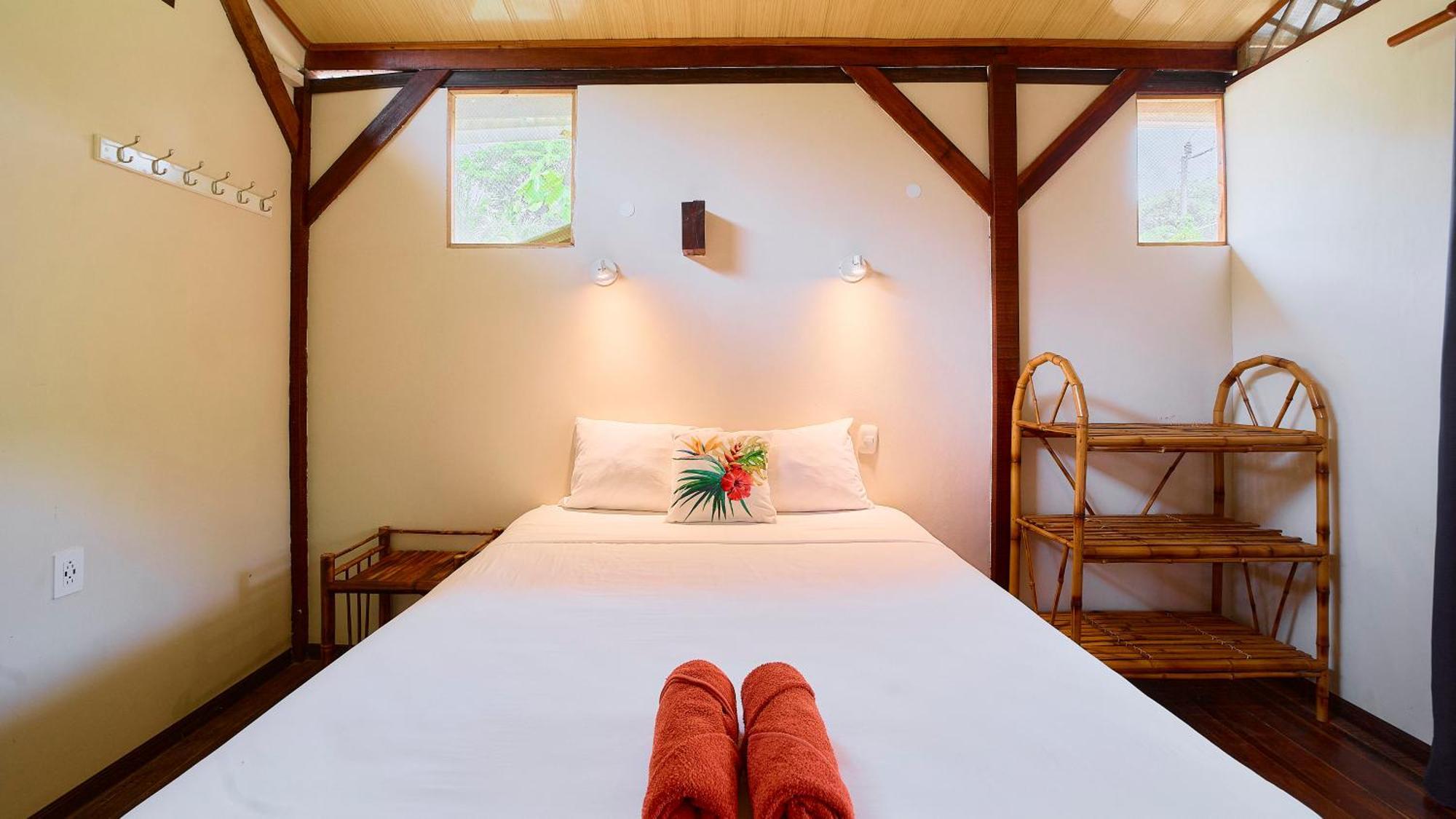 Cabinas Montesol Puerto Viejo de Talamanca Екстериор снимка