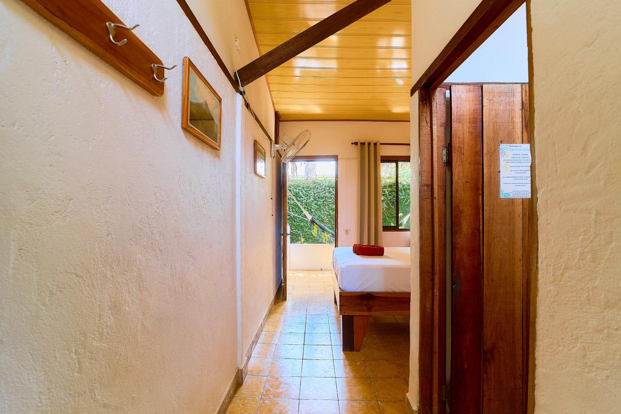 Cabinas Montesol Puerto Viejo de Talamanca Екстериор снимка