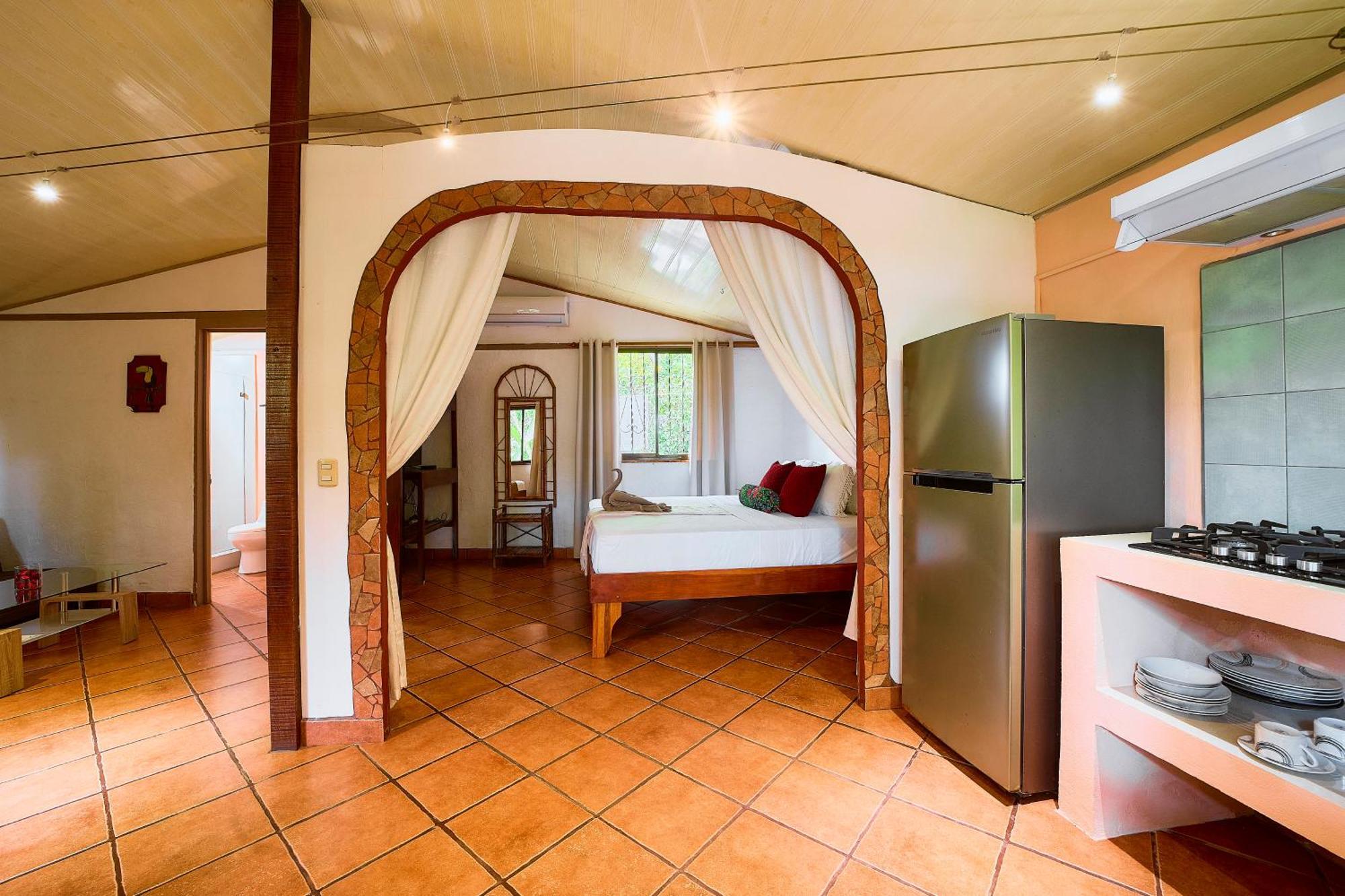 Cabinas Montesol Puerto Viejo de Talamanca Екстериор снимка