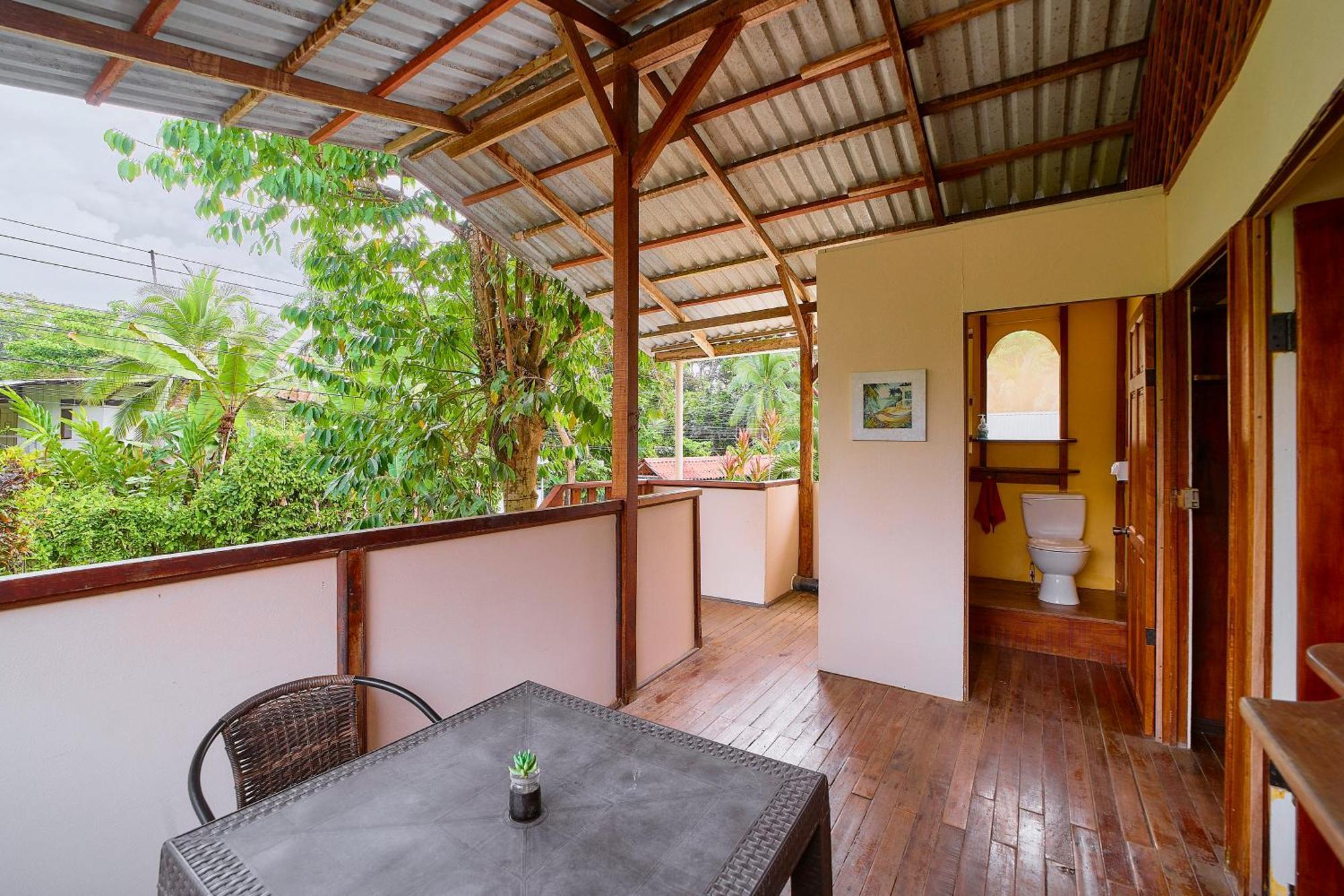 Cabinas Montesol Puerto Viejo de Talamanca Екстериор снимка